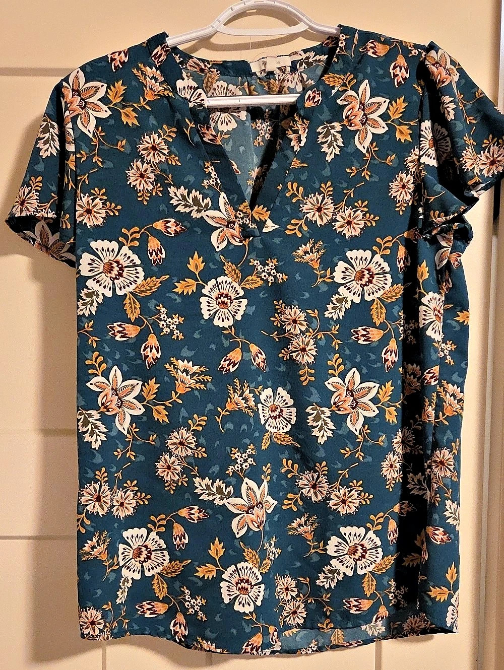 maurices Floral Short Sleeve Blouse in Blue Size Small